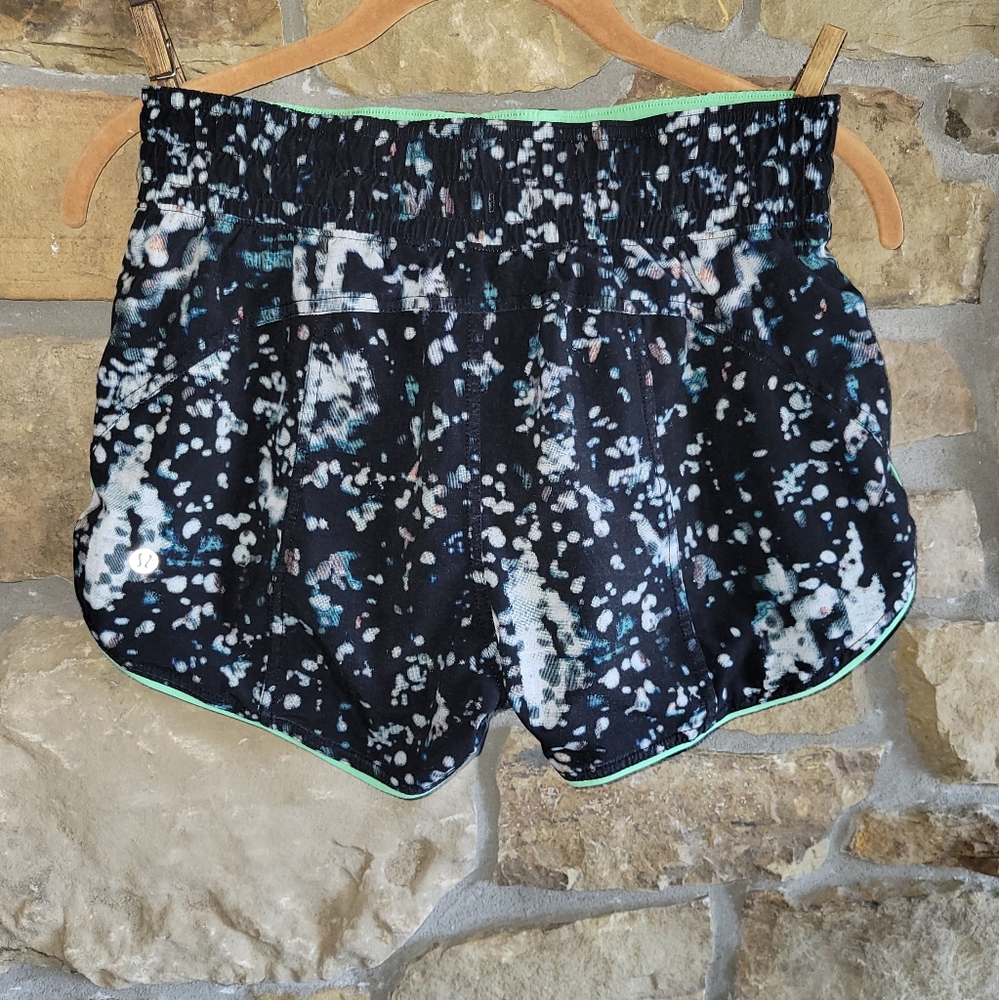 Lululemon Choose A Side Short 4 Reversible 3" Pixel Haze Multi Dragonfly